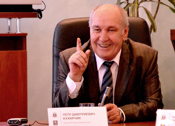 РЕКТОР БГПУ: ЗАСТАВИТЬ НЕВОЗМОЖНО, НЕОБХОДИМО СОЗДАВАТЬ УСЛОВИЯ, ЧТОБЫ РАБОТАТЬ В ШКОЛЕ ХОТЕЛОСЬ!