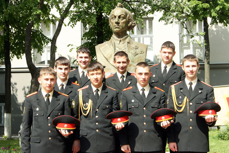 Поступающие в Суворовское училище могут подать документы только по 1 июня!