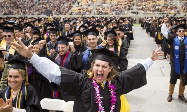 Молодые специалисты едут на первое рабочее место, как в ссылку. Или не едут вовсе, выплачивая по 150-200 млн. На вопрос: 