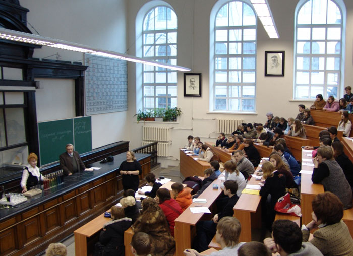 Победители 9 международных олимпиад имеют право на зачисление в вузы и колледжи Беларуси без вступительных испытаний