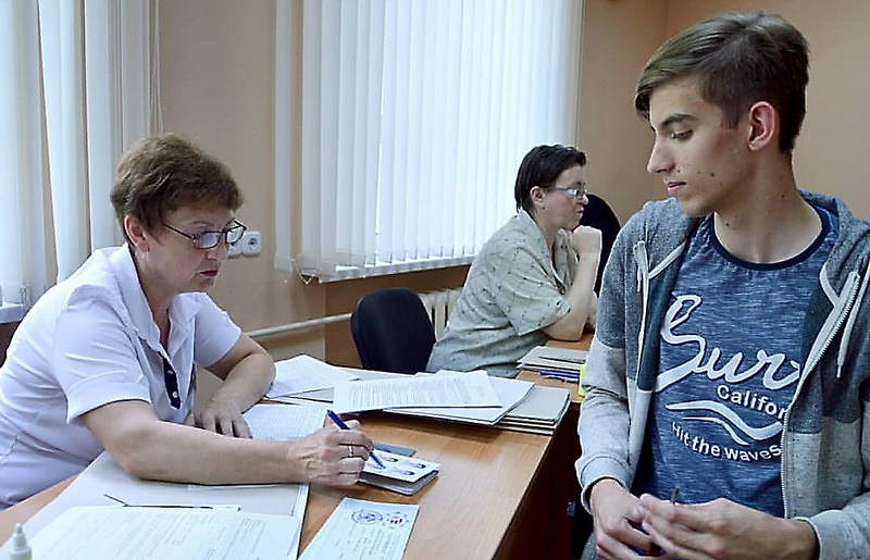 Сдать внутренний экзамен в одном вузе, а поступать в другой на сокращёнку можно будет уже с 2019г.