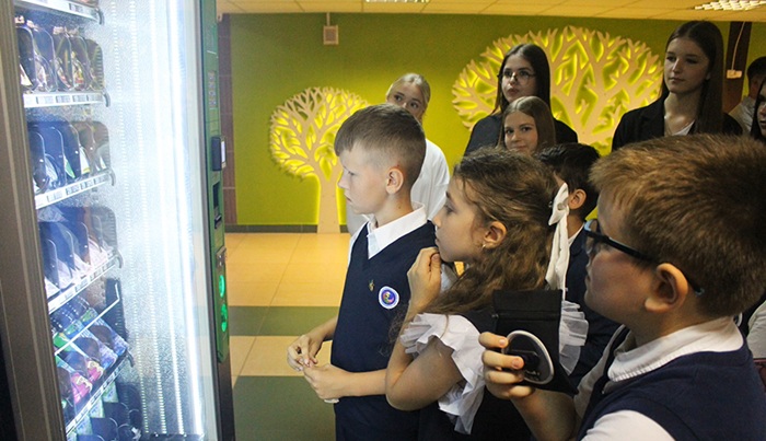 В минских школах могут появиться автоматы со снеками