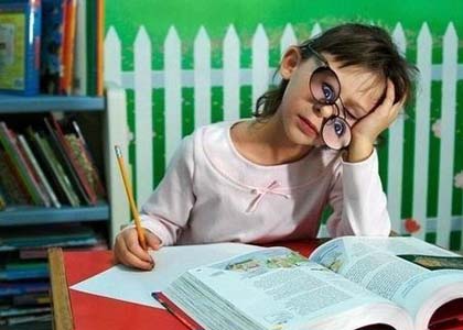 ЦИТАТЫ ИЗ ШКОЛЬНЫХ СОЧИНЕНИЙ: "У Чичикова много положительных черт: он всегда выбрит и пахнет"