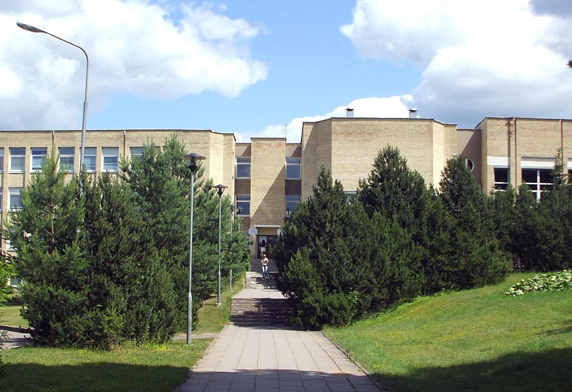 ЕВРОПЕЙСКИЙ ГУМАНИТАРНЫЙ УНИВЕРСИТЕТ ПРИГЛАШАЕТ АБИТУРИЕНТОВ И ИХ РОДИТЕЛЕЙ ПРИНЯТЬ УЧАСТИЕ В ДНЯХ ОТКРЫТЫХ ДВЕРЕЙ!